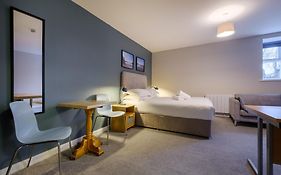 Station Lodge - Free Off-Site Health Club Access With Pool, Sauna, Steam Room & Gym